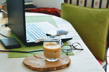How to choose the best work from home furniture?